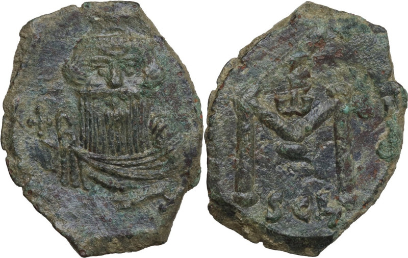 Constans II (641-668). AE Follis. Syracuse mint, 650-651. Obv. Facing bust, with...