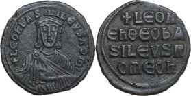Leo VI the Wise (886-912). AE Follis, Constantinople mint. Obv. +LEOҺ ЬAS-ILEVS ROm'. Crowned and draped facing bust of Romanus, holding labarum-scept...