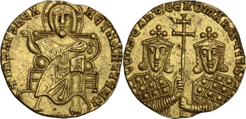 Constantine VII Porphyrogenitus, with Romanus I (913-959). AV Solidus. Constanti...
