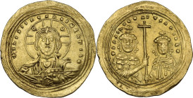 Basilius II (976-1025). AV Histamenon Nomisma, Constantinople mint, c. 1005-1025 AD. Obv. +IhS XIS ReX ReGNANTIhw. Bearded, facing and nimbate bust of...
