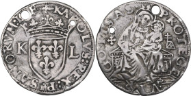 Pisa. Carlo VIII re di Francia (1494-1495). Bianco. D/ Scudo di Francia; ai lati, K L. R/ La Beata Vergine coronata e nimbata seduta in trono di front...