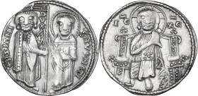 Venezia. Pietro Ziani (1205-1229). Grosso matapan. D/ San Marco, in piedi a destra, porge il vessillo al Doge stante a sinistra; lungo l'asta DVX. R/ ...