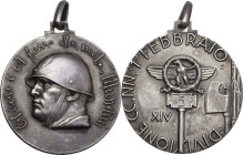 Era Fascista. Medaglia A. XIV (1936) coniata per la V legione del Movimento Volontario di Sicurezza Nazionale. D/ COL CUORE E COL FERRO ALLA META. MUS...