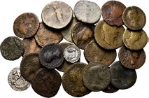 Lot Ancient (20+) Contains a range of large size Roman bronze issues. E.g. Vespasianus, Hadrianus, Antoninus Pius etc. Two modern copies of silver coi...