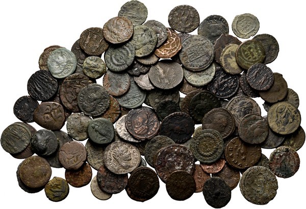 Lot Ancient (100) Miscellaneous lot, mostly late fourth century Roman bronzes. O...