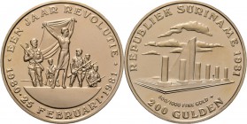 Suriname - 200 Gulden 1981, Gold, REPUBLIEK sinds 1980 Eén jaar revolutie. Opstandelingen met vlag. Kz. revolutie-monument.KM. 207.32 g Proof