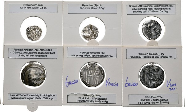 LOTS - Lot Worldcoins (6) Venice. Two ancient coins are added. On average Fine t...