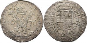 BRABANT - Patagon 1676, Silver, CHARLES II 1665-1700 Bruxelles.1er type. Croix de bâtons noueux accostée de la date, tête en haut. R/. écu couronné.GH...
