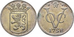 PROVINCIALE MUNTEN - Zilveren duit 1758, Silver, Holland Gekroond provinciewapen. Kz. · ✿ · / VOC / jaartal. Kabelrand.Scho. 137.2.94 g. Iets kopergro...