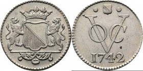 PROVINCIALE MUNTEN - Zilveren duit 1742, Silver, Utrecht Gekroond stadswapen tussen schildhouders. Kz. · stadsschild · / VOC / jaartal. Kabelrand.Scho...