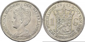 1 Gulden 1917 Hoofd naar links. Mt. mercuriusstaf. TYPE III (1910–1917). ‘Hermelijnen mantel’ door J. C. Wienecke. Mmt. zeepaard.Sch. 819., Silver9.96...