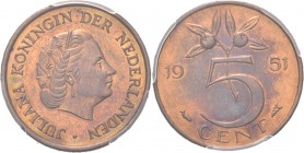 5 Cent 1951 Hoofd naar rechts. Kz. waardeaanduiding tussen jaartal onder bloeiende oranjetak. Mt. mercuriusstaf. TYPE I a (1950–1969). Mmt. vis.Sch. 1...