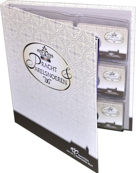 Lot moderne KNM uitgiften Bestaande uit de complete collectie Pracht & Parelsnoe...
