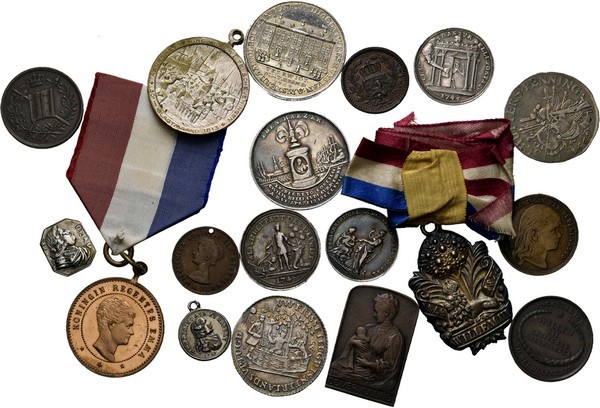 LOTS - Lot Penningen Nederland Leuk divers lotje, waarbij veel 18e-eeuwse zilver...