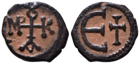 Maurice Tiberius, 582-602. Pentanummium. Probably the first example with this reverse and this variant of the monogram AE 14mm, 1,50g *Repatinated*