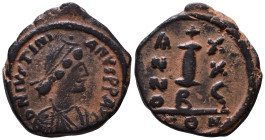 Justinian I, 527-565. Decanummium, Constantinople mint, 2nd officina. Dated RY 26 (552/3). DNIVSTINI-ANVS PPAVC. Pearl diademed, draped, cuirassed bus...
