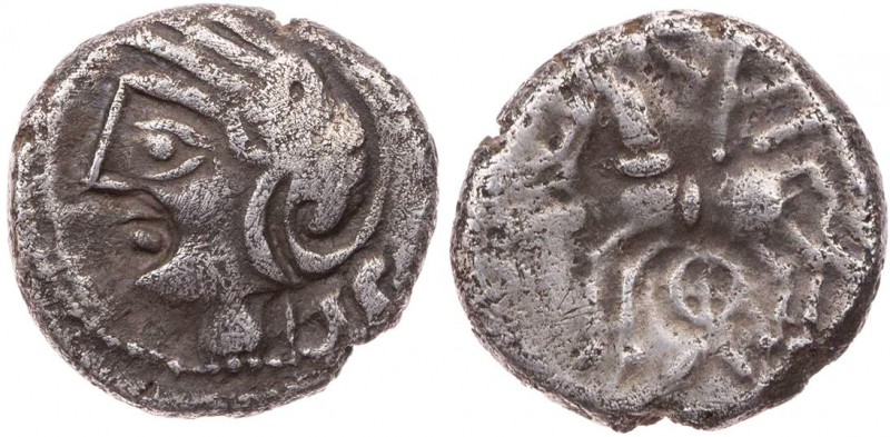 GALLIEN (H)AEDUI
Kaletedou (80-52 v. Chr.) AR-Quinar Vs.: stilisierter Kopf der...