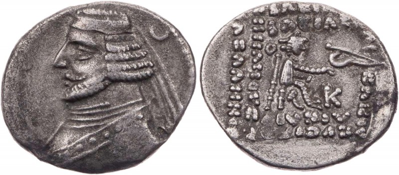 PARTHER, KÖNIGREICH DER ARSAKIDEN
Orodes II., 57-38 v. Chr. AR-Drachme Kangavar...
