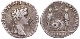 RÖMISCHE KAISERZEIT
Augustus, 27 v.-14 n. Chr. AR-Denar 2 v.-4 n. Chr. Lugdunum Vs.: [CAESAR] AVGVSTVS DIVI F PATER PAT[RIAE], Kopf mit Lorbeerkranz ...