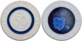 DANZIG SPIELMARKEN
 50 Gulden o. J. (1924) Porzellan-Spielmarke des Kasino Zoppot, Meissener Produktion, weiß mit blauem Dekor, eine Seite in Kristal...