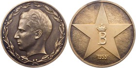 BELGIEN BELGISCH KONGO
Baudouin I., 1951-1993. Bronzemedaille 1955 (v. C. van Donant) Vs.: Kopf in Lorbeerkranz n. l., Rs.: bekröntes B auf Wappen vo...