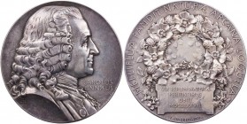 PERSONEN NATURWISSENSCHAFTLER
Linné, Karl von, 1707-1778. Silbermedaille 1907 (v. E. Lindberg) Auf seinen 200. Geburtstag, Vs.: Brustbild n. r., Rs.:...