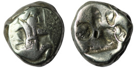Persia, Achaemenid Empire. temp. Darios I to Xerxes II (ca 485-420 BC) AR Siglos . Sardes mint.
Obv: Persian king or hero, wearing kidaris and kandys...