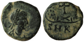 Theodosius II, AE, Nummus. Cyzicus. 402-450 AD.
Obv: D N THEOD[OSIVS P F AVG], Bust of Theodosius II, pearl-diademed, draped, cuirassed, right.
Rev:...