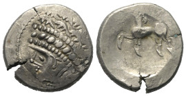 Ostkelten. Noricum. Ostnoricum.

 Tetradrachme (Silber).
Typ Samobor / A.

Vs: Stilisierter Kopf mit Lorbeerkranz links.
Rs: Stilisiertes Pferd ...