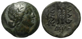Moesia Inferior. Kallatis.

 Bronze. 3. - 2. Jhdt. v. Chr.
Vs: Kopf des Apollon mit Lorbeerkranz rechts.
Rs: Dreifuß, darunter Magistratsname Delo...