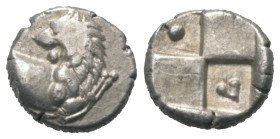 Thrakien. Thrakischer Chersones.

 Hemidrachme (Silber). Ca. 386 - 338 v. Chr.
Vs: Löwenvorderteil mit zurückgewandtem Kopf nach rechts.
Rs: Vierg...