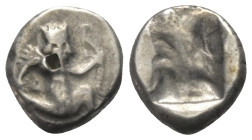 Achaimenidisches Königreich. Artaxerxes II. - Artaxerxes III. (ca. 375 - 340 v. Chr.).

 Siglos (Silber). Sardeis.
Vs: Persischer Großkönig mit Dol...