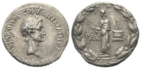 Ionien. Ephesos. Augustus (27 v. Chr. - 14 n. Chr.).

 Cistophor (Silber). 28 v. Chr.
Vs: IMP·CAESAR·DIVI·F·COS·VI·LIBERTATIS·P·R·VINDEX. Kopf des ...