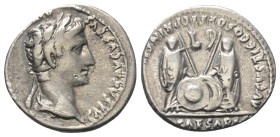 Augustus (31 v. - 14 n. Chr.).

 Denar (Silber). 2 - 4 n. Chr. Rom.
Vs: CAESAR AVGVSTVS - DIVI F PATER PATRIAE. Kopf mit Lorbeerkranz rechts.
Rs: ...