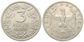 Weimarer Republik.

3 Mark (Silber). 1931 G. Karlsruhe.
Vs: Wertangabe im Eichenkranz.
Rs: Reichsadler, darunter Jahreszahl.

30 mm. 15,10 g.
...
