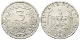 Weimarer Republik.

3 Mark (Silber). 1932 D. München.
Vs: Wertbezeichnung im Eichenkranz
Rs: Reichsadler und Jahreszahl.

30 mm. 15,00 g.

Jae...