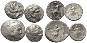 Griechische Münzen - Lots.


Alexander III. (Königreich Makedonien).

Lot (4 Stück, Silber): Tetradrachme; ca. 4. - 3. Jhdt. v. Chr.

Sehr schö...