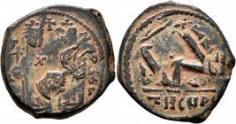 SASANIAN KINGS. Khosrau II, 591-628. Follis (Bronze, 29 mm, 9.40 g), imitating a Byzantine follis of Phocas and Leontia, Theoupolis (Antiochia), struc...