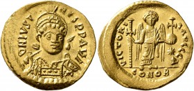 Justin I, 518-527. Solidus (Gold, 20 mm, 4.48 g, 6 h), Constantinopolis, 519-527. D N IVSTINVS P P AVG Pearl-diademed, helmeted and cuirassed bust of ...