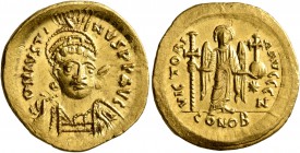 Justin I, 518-527. Solidus (Gold, 21 mm, 4.50 g, 7 h), Constantinopolis, 519-527. D N IVSTINVS P P AVG Pearl-diademed, helmeted and cuirassed bust of ...