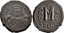 Maurice Tiberius, 582-602. Follis (Bronze, 28 mm, 10.25 g, 12 h), Theoupolis (Antiochia), RY 16 = 597/598. δ N mAI AЧT Bust of Maurice Tiberius facing...