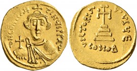 Constans II, 641-668. Solidus (Gold, 20 mm, 4.44 g, 7 h), Constantinopolis, 641-646. δ N CONSTANTINЧS P P AV' Crowned, draped and beardless bust of Co...