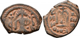 ISLAMIC, Time of the Rashidun. Pseudo-Byzantine types. Fals (Bronze, 25 mm, 6.28 g, 8 h), Type D, uncertain mint, AH 18-49 / AD 640-670. Stylized impe...