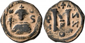 ISLAMIC, Time of the Rashidun. Pseudo-Byzantine types. Fals (Bronze, 22 mm, 4.37 g, 12 h), imitating a follis of Constans II, uncertain mint, 24/5-26/...