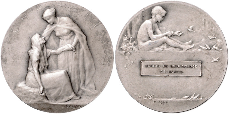 Jugendstil. 
Silbermedaille o.J. (v. Desvignes) CHARIT\'c9 Prämie für Wohltätig...
