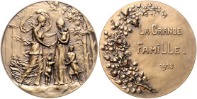 Jugendstil. Bronzemedaille 1918 (v. de Boy) LA GRANDE FAMILIE, i. Rd: FONSON & Cie. 60,1&nbsp;mm, 81,57&nbsp;g. .