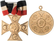 Personenmedaillen. Bismarck, Otto von 1815-1898. Lot von 2 Stücken: Goldbronzemedaille 1895 Zum 25-jährigen Gedächtnis der Siege 1870-1871, aus erober...