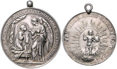 Religion. Lot von 4 Stücken: Silbermedaille o.J. (v. IB = Buchheim) Jesus als Knabe ein Kreuz tragend (mit Öse, rückseitige Broschierspuren), Silberme...