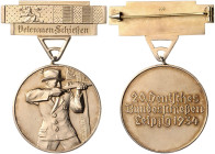 Schützenmedaillen. Leipzig. Vergoldete Silbermedaille 1934 auf das 20. Deutsche Bundesschießen, mit Tragetafel 'Veteranen-Schießen' (gepunzt '900'), i...