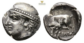 THRACE. Ainos. Diobol (Circa 421/0-418 BC). 1,2 g. 11,3 mm.
Obv: Head of Hermes left, wearing petasos.
Rev: AINI. Goat standing left, scratching head ...